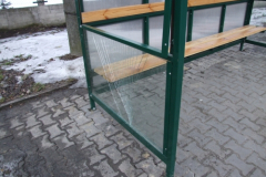 Zdewastowano wiatę przystankową na ulicy Kościuszki, 2010