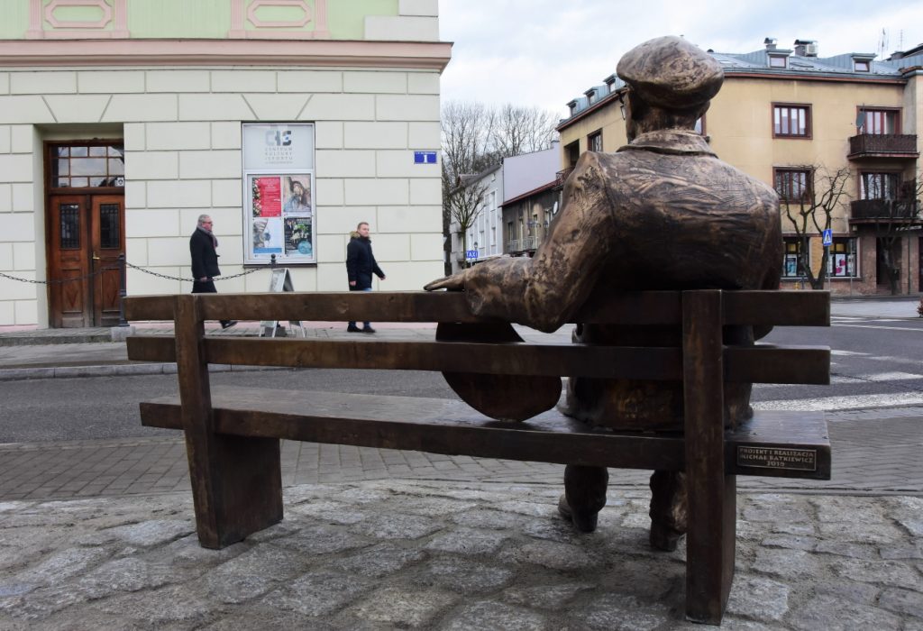 Krzeszowice. Widok na Pałac Vauxhall, siedzibę Centrum Kultury i Sportu
