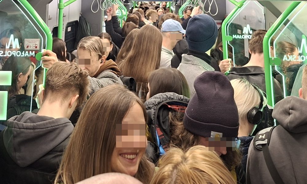 Pociąg do codziennych zbliżeń, czyli jak kolej łączy pasażerów